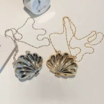 Mini Seashell clutch