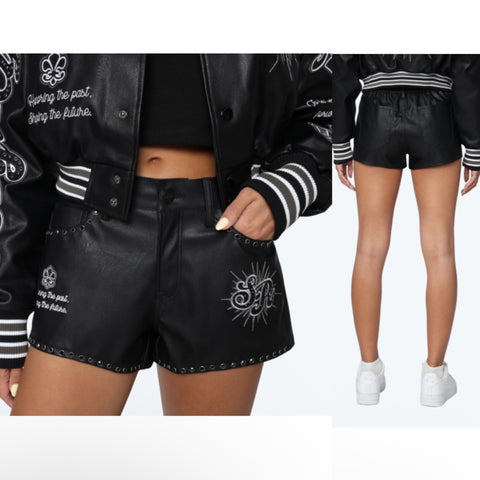 Black ring shorts